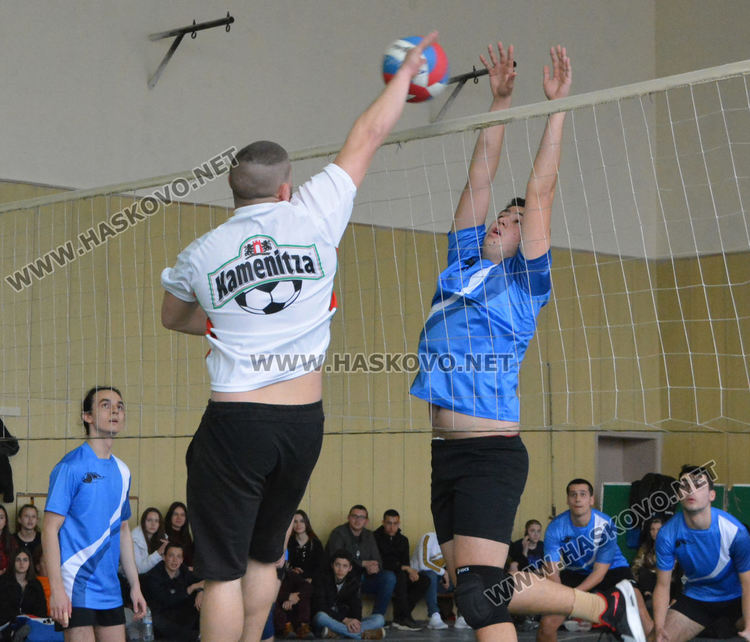 Механото и Дървото са победители в Общинското първенство по волейбол за ученици