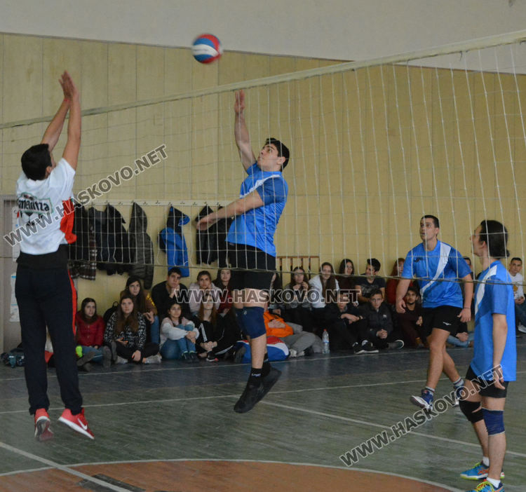 Механото и Дървото са победители в Общинското първенство по волейбол за ученици