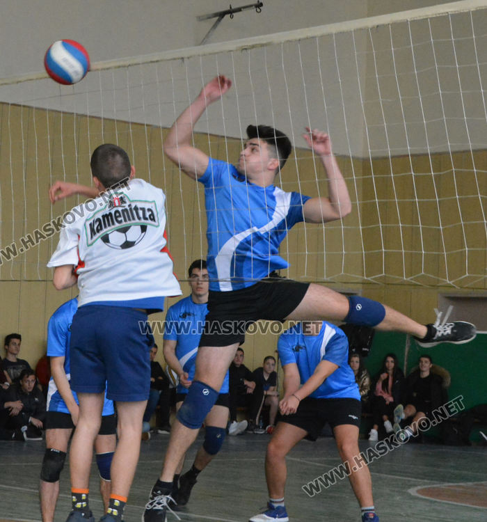 Механото и Дървото са победители в Общинското първенство по волейбол за ученици