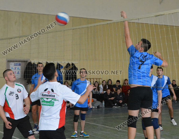 Механото и Дървото са победители в Общинското първенство по волейбол за ученици