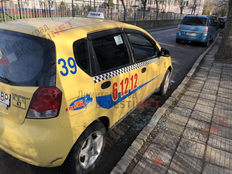 Вандали разбиха 9 коли в Димитровград