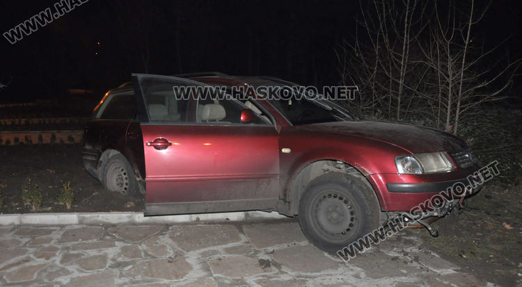 Фолксваген блъсна две жени на тротоара, едната е с опасност за живота