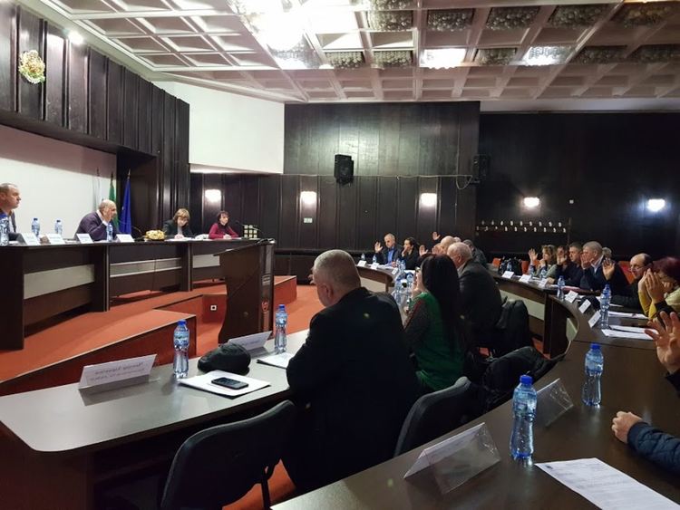 Редовната сесия на ОбС мина без сътресения