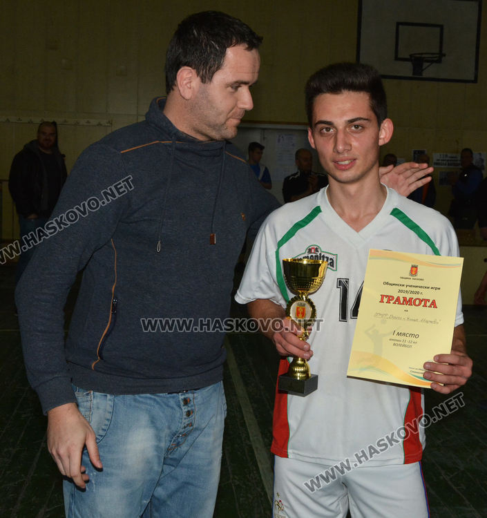 Механото и Дървото са победители в Общинското първенство по волейбол за ученици