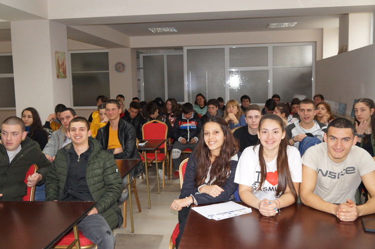 15 ученици от Гимназията по туризъм със сертификати EUROPASS