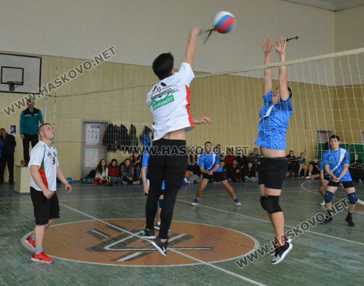 Механото и Дървото са победители в Общинското първенство по волейбол за ученици