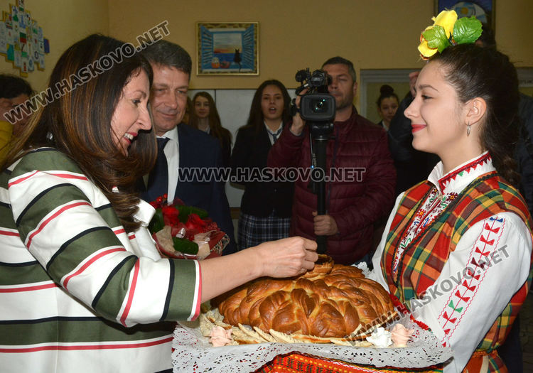 Нели Генова пред Херо Мустафа : Светът трябва да чуе за таланта на младите българи