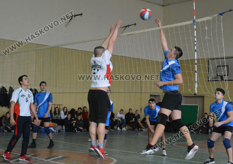 Механото и Дървото са победители в Общинското първенство по волейбол за ученици