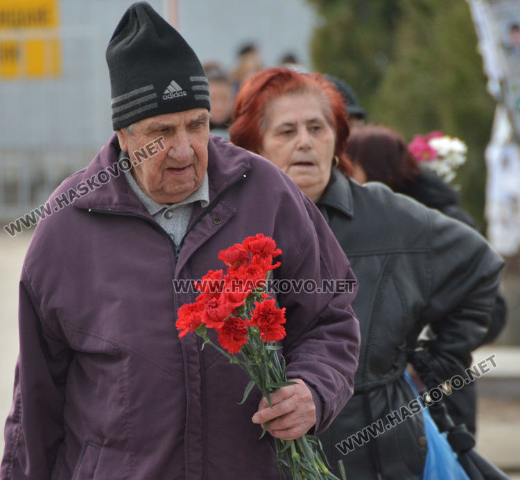 Хасковлии почетоха починали близки на Голяма Задушница