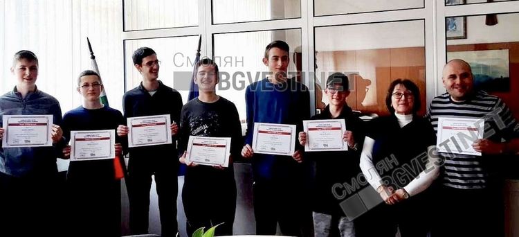 Ученици от Смолян - първенци в областно състезание по IT