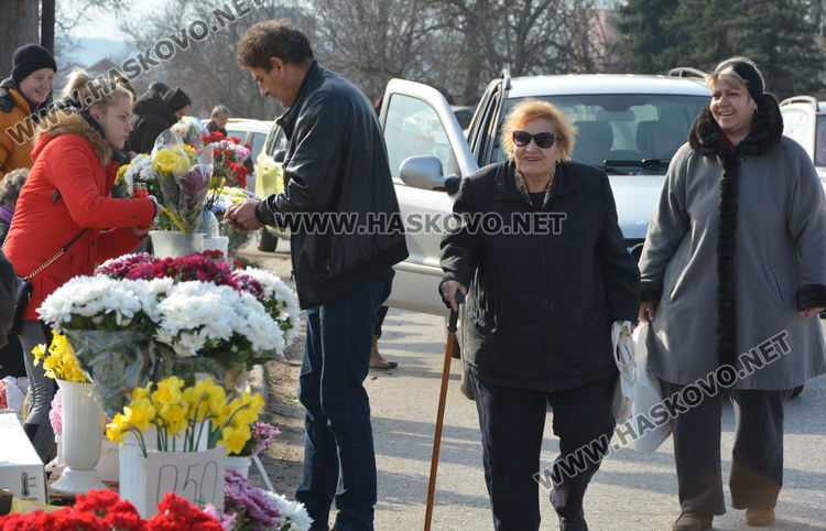 Хасковлии почетоха починали близки на Голяма Задушница