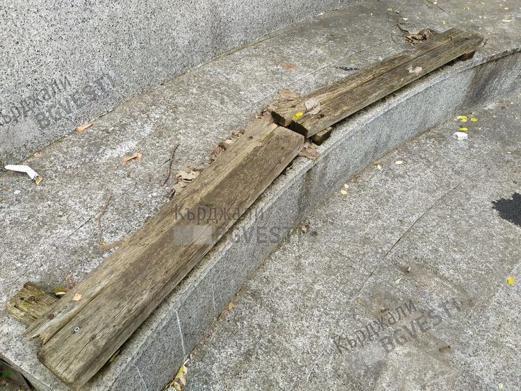 Един от символите на Кърджали се руши, посегнаха на чешмата Айше молла/снимки/