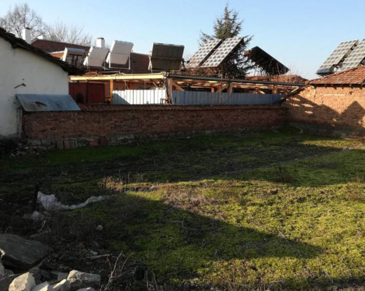 Жена дари имот за детската градина в село Градина