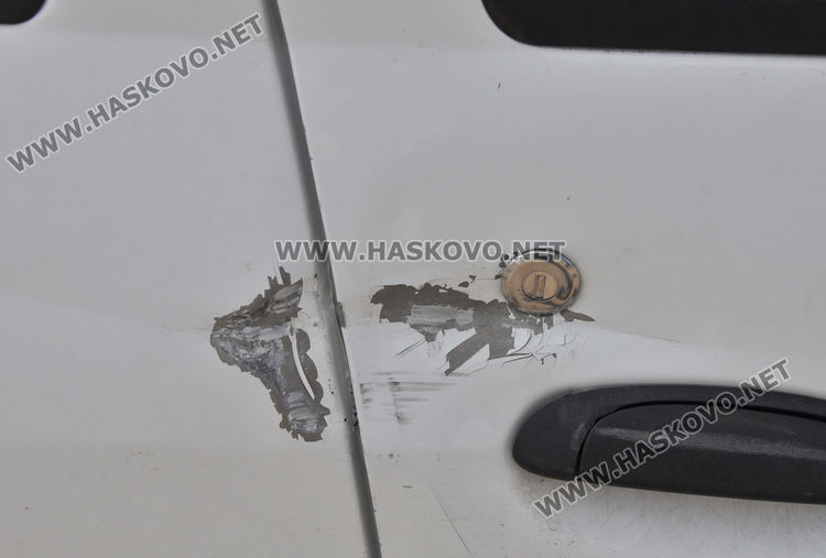 Вятърът „разходи“ контейнери без стопери по хасковските булеварди