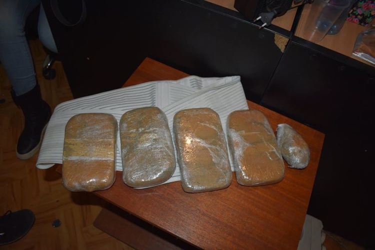 Дъщерята и внук на Цар Киро са задържани с 2 кг хероин