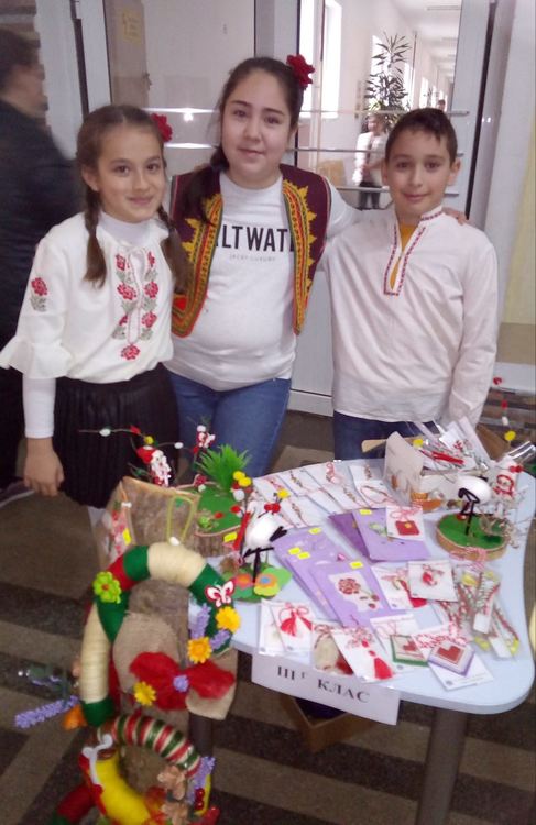 Базарът за мартеници в „Йовков“ е открит