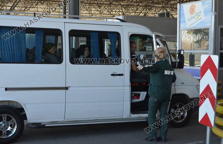 Трафикът през ГКПП Капитан Андреево тръгна след техническия срив
