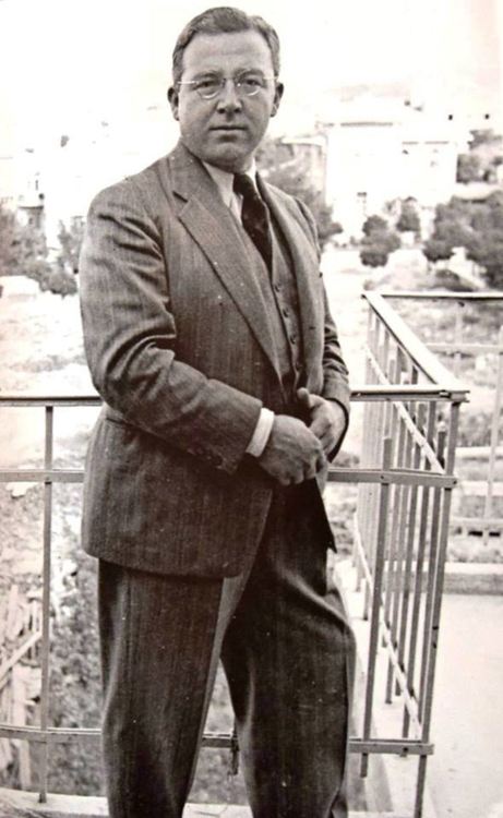 Навършват се 113 години от рождението на известния турски писател и поет Сабахаттин Али