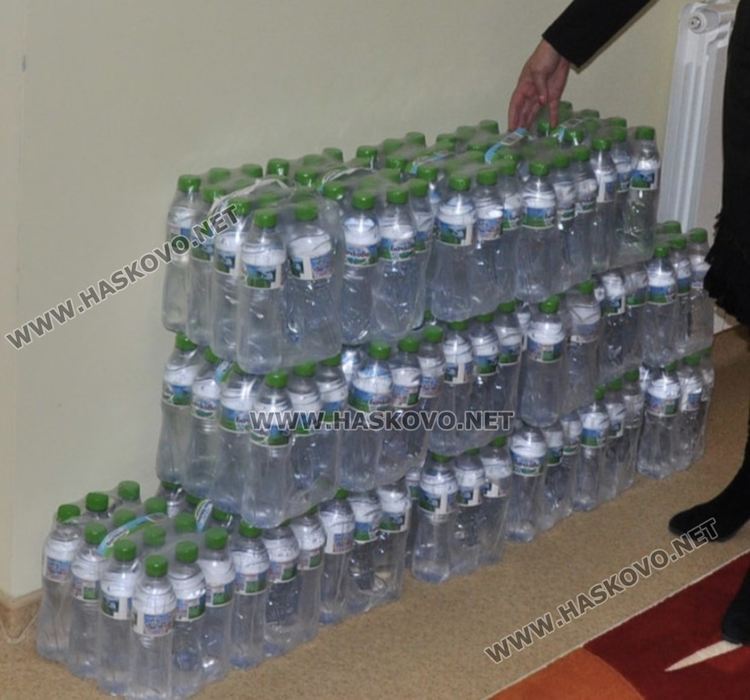 Временно спрели доставките на бутилирана вода в хасковско училище