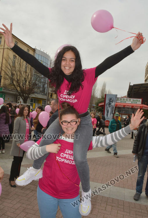 Хасково изпрати „розово послание“ срещу тормоза в училище