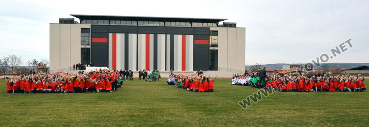 „Жива мартеница – трикольор“ създадоха 510 деца от Харманли