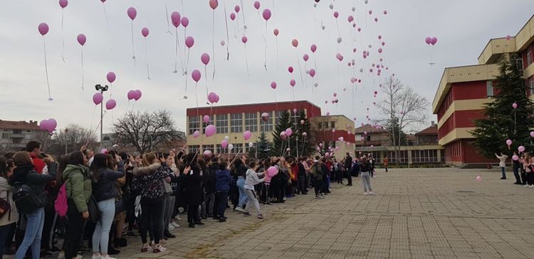 Отбелязваме Деня на розовата фланелка