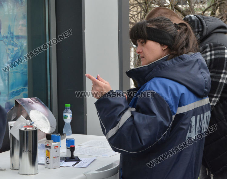 5 служби затвориха за проверка бензиностанция в Хасково, предлагаща евтини горива