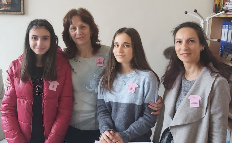 Кирилометодиевци отбелязаха Деня на розовата фланелка