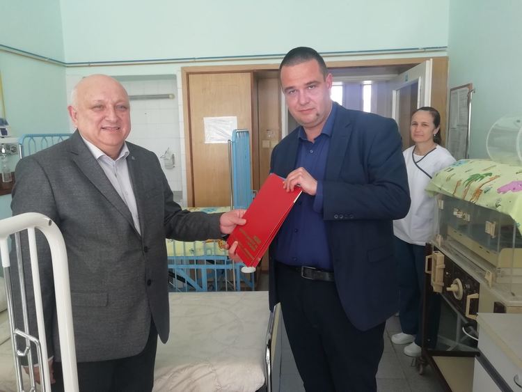 Предоставиха дарените средства от благотворителната кампания по Коледа на Детското отделение в болницата