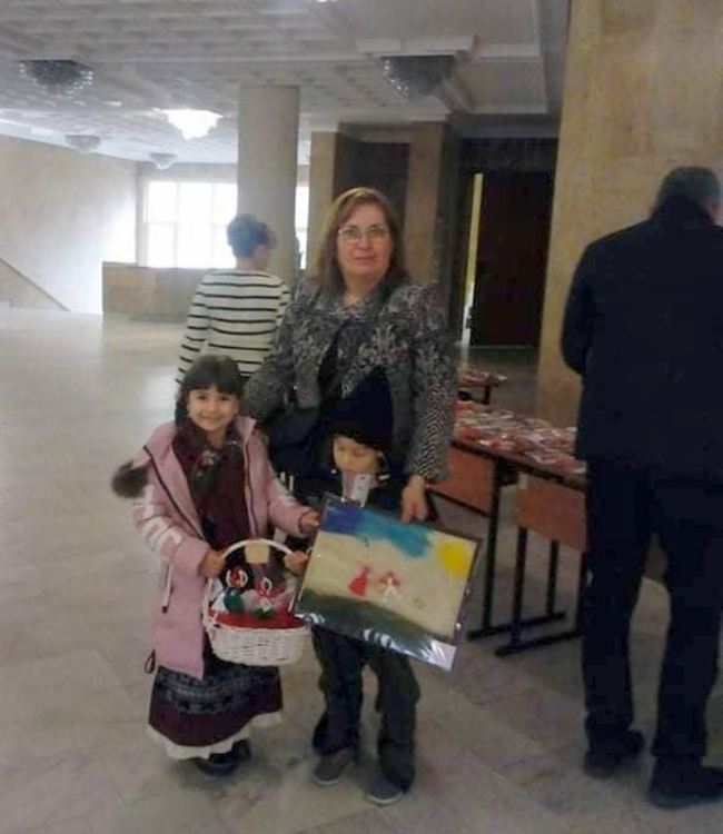 Благотворителен базар на мартеници за две болни деца подготвиха малчугани със специални образователни потребности
