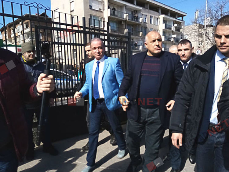 Спортни зали ще има в две асеновградски училища, премиерът обеща и в Тополово