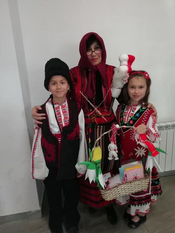 Кирилометодиевци приветстваха Баба Марта