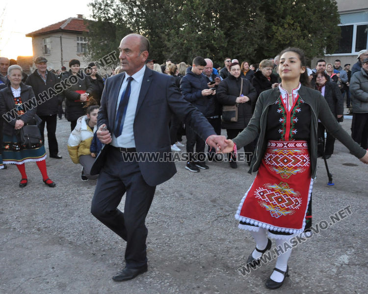 18-метрова клада в с. Добрич изгоря на Сирни Заговезни за здраве