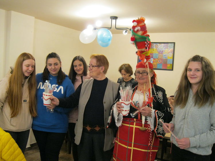 Съюзът на инвалидите в Смолян покани на мартенски празник най-малките си членове