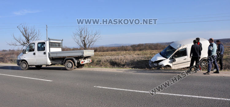 Ниското слънце прати кола в нивата