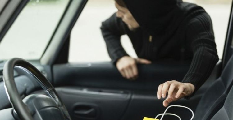 Задигнаха пари и документи от автопазара в Димитровград