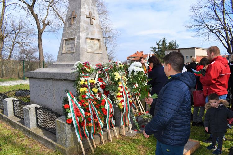 Трицветно българско хоро за 3-ти март в Харманли