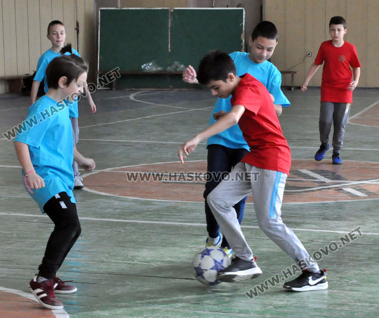 Млади футболисти се включиха в турнир "3-ти март" в Хасково