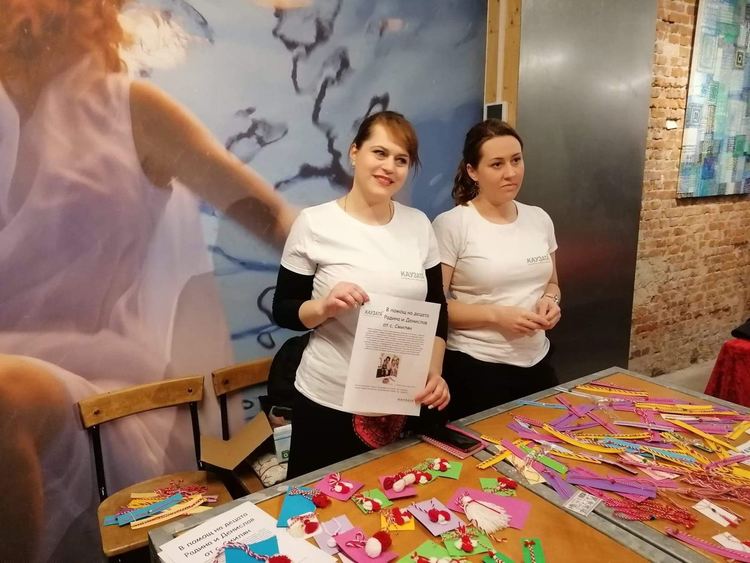  От проведената кампания за продажба на над 250 мартенички в помощ на децата от с. Смилян- Радина и Денислав, екипът на КАУЗАТА - сдружение на българите в Нидерландия събраха общо 715,30 евро