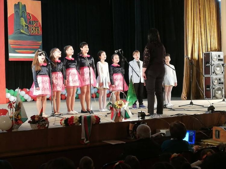 Първомай почете паметта на героите, донесли Свободата