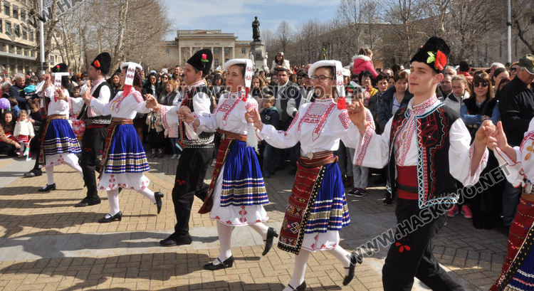 Хасково отбеляза 142 г. от Освобождението на България, изви се голямо хоро