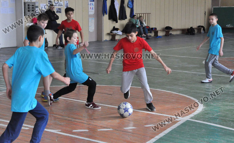 Млади футболисти се включиха в турнир "3-ти март" в Хасково
