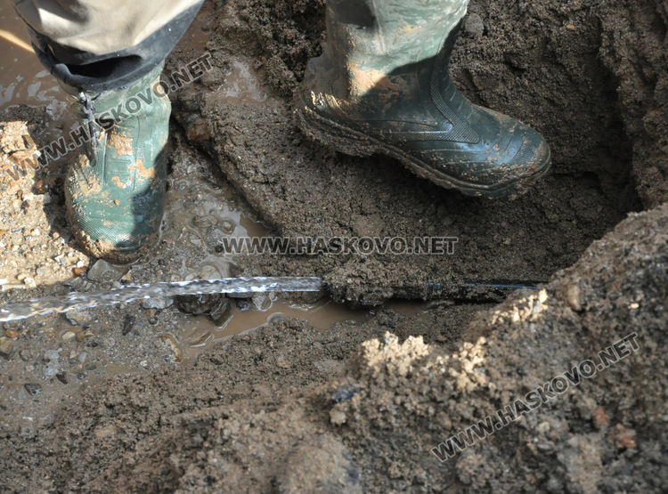 ВиК реже незаконни връзки и длъжници в Харманли, натрупали 500 000 лв. борчове