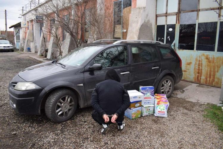 Задържаха 8 души в спецакция на МВР, спипаха и незаконна автоморга