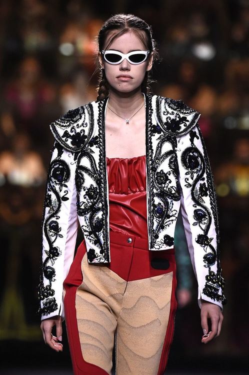 Колекцията на Louis Vuitton - ретро шик и футуристична визия