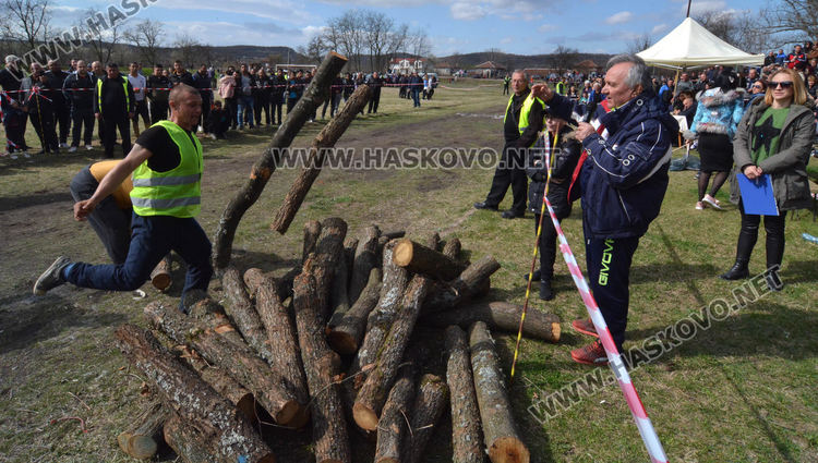 Кушия в Бисер за Тодоровден, Цимент е най-красивият кон