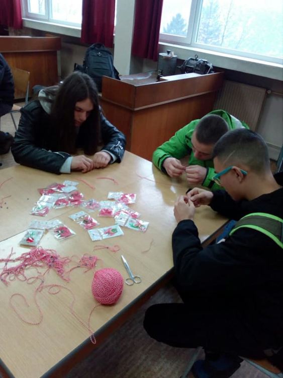 Деца събраха близо хиляда лева за смолянско сираче