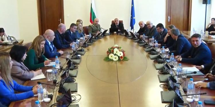 Извънредни мерки у нас заради коронавируса. Патрули пред болниците  