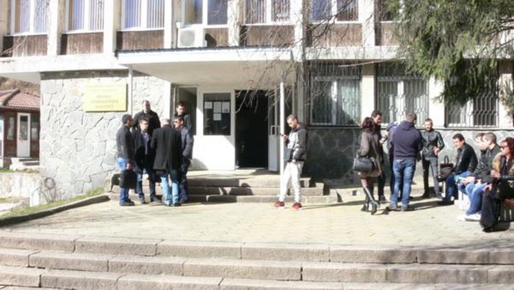 И студенти излизат в грипна ваканция заради Коронавируса