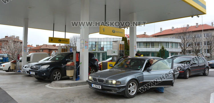 Спад в цените на горивата в Хасково